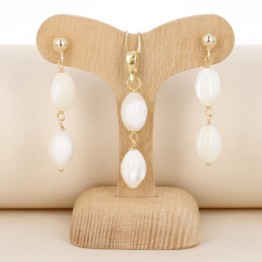 Pendant and Earrings of Mother of Pearl