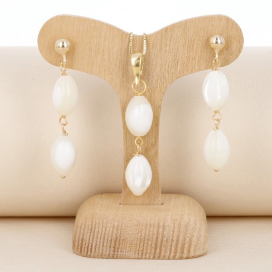 Pendant and Earrings of Mother of Pearl