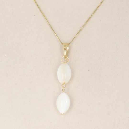 Pendant and Earrings of Mother of Pearl