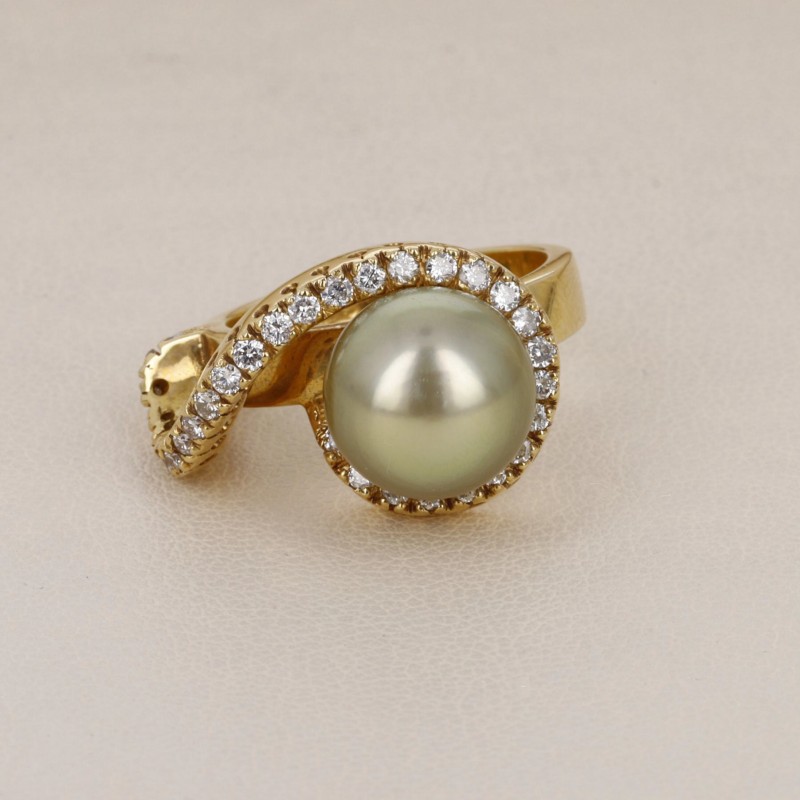 Anello con Perla di Tahiti e Brillanti