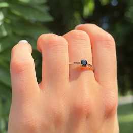 Anello Solitario di Spinello Naturale