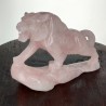 Scultura Tigre in Quarzo Rosa
