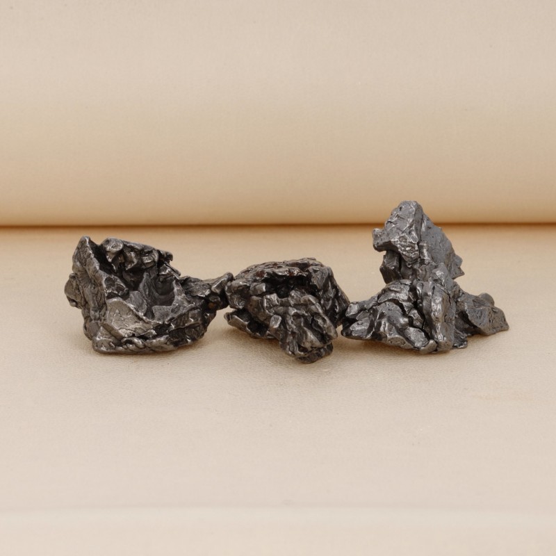 Sacchettino con Tre Grezzi di Meteorite "Campo del Cielo"