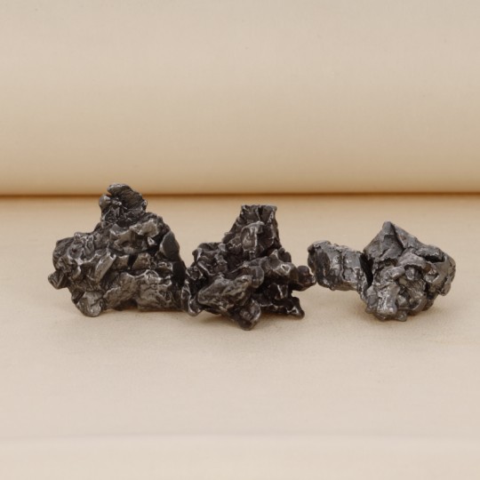 Sacchettino con Tre Grezzi di Meteorite "Campo del Cielo"