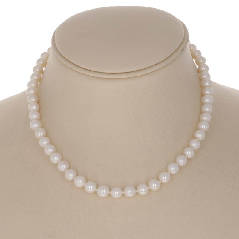 Round neck necklace