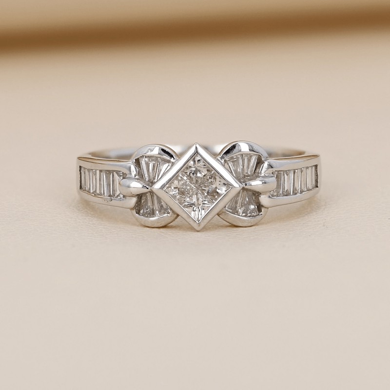 White gold ring with diamonds 0.71 ct.