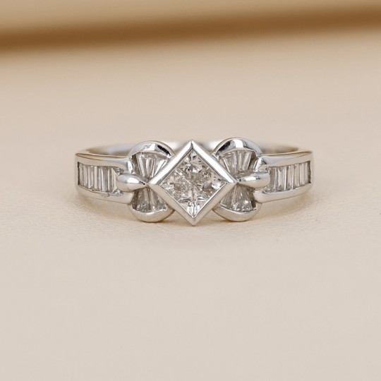 White gold ring with diamonds 0.71 ct.
