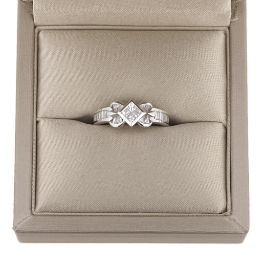 White Gold Ring with Diamonds