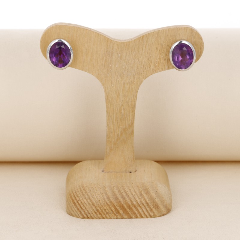 Earrings in Lobo with Oval Amethyst