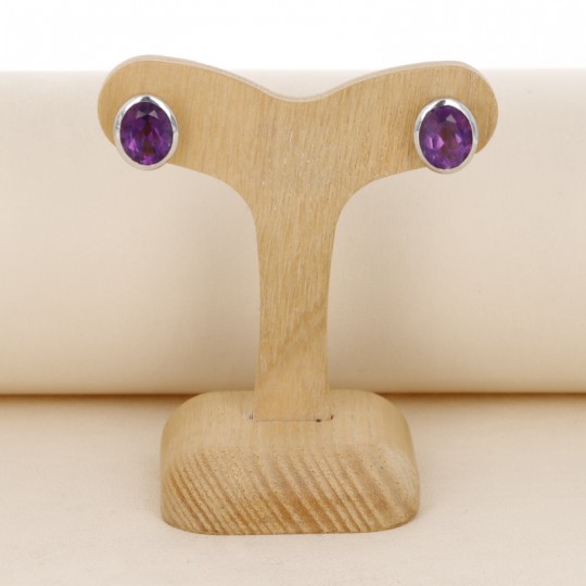 Earrings in Lobo with Oval Amethyst