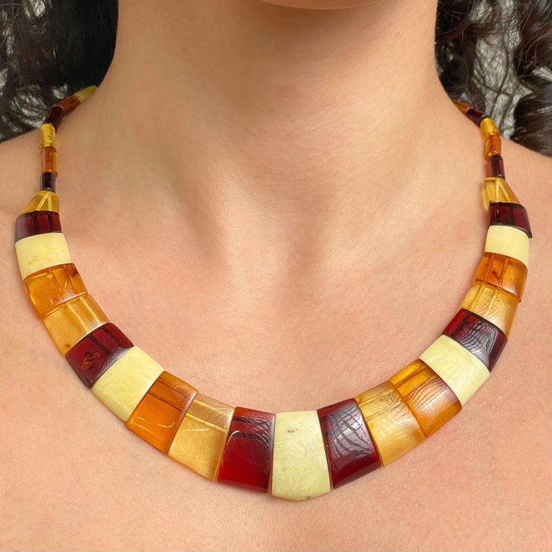 Collana di Ambra Forma Fantasia a Scalare