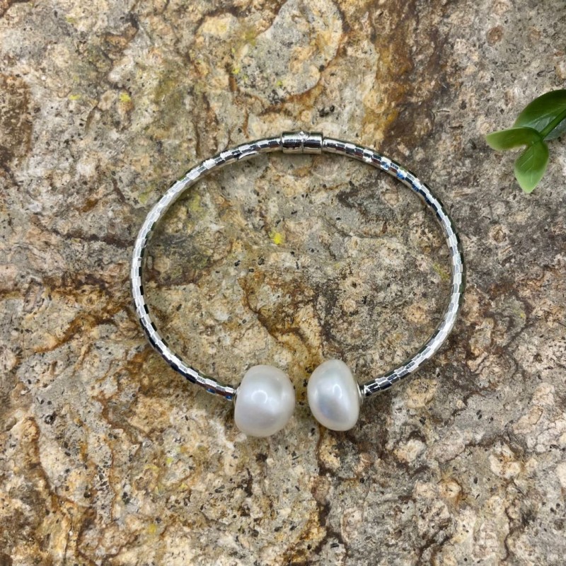 Openable Rigid Bracelet with Bottone Pearls