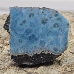 Pietra Sezionata di Larimar su Matrice