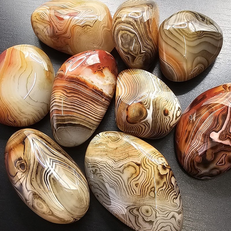 Offer 3 stones pebble of agate striated by collectible