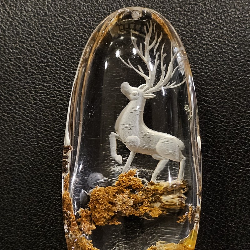 Gemstone quartz with Lodolite Reverse Carving deer