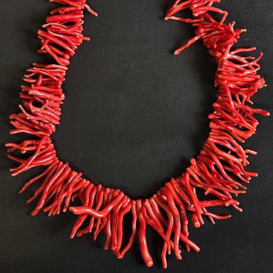 Filo di Corallo Rosso Intenso a Rametti