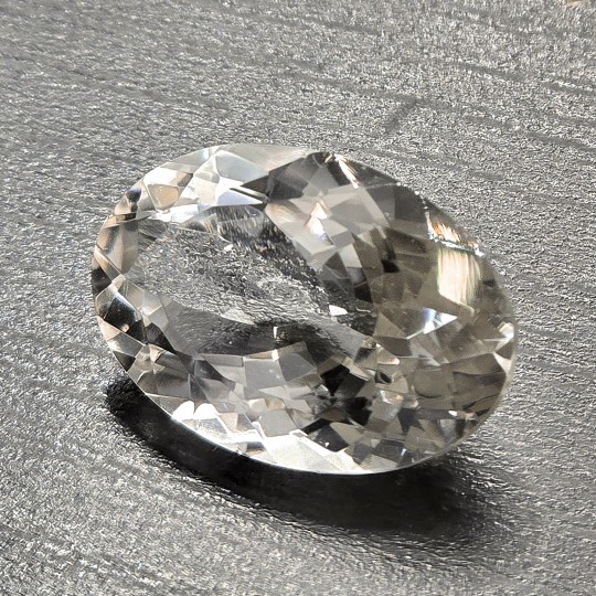 Stone Topaz Colorful Oval Faccettato