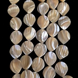 Offer Lot 5 Mother of Pearl threads in Conchiglia
