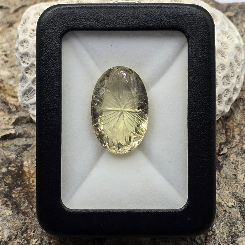 Pietra di Quarzo Lemon Fumè Incisa Ovale Ct. 61,31