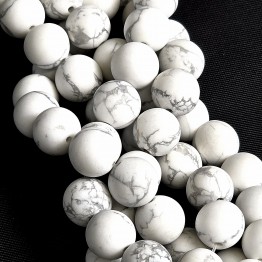 Filo di Howlite Sferica Satinata ø 10/10,5 mm