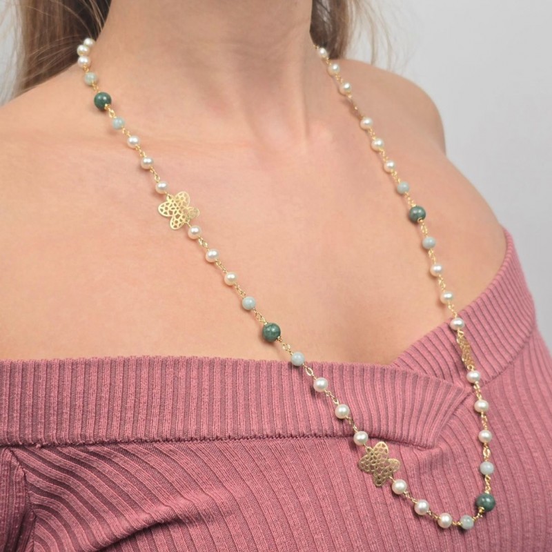 Chanel con Giada e perle