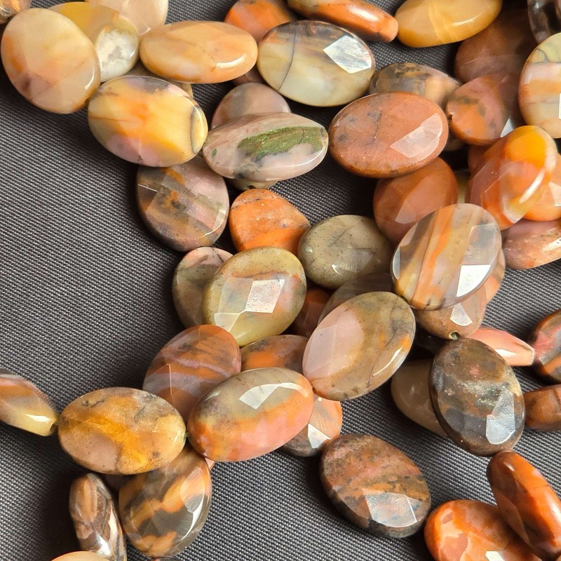 Filo di Diaspro Variegato Ovale ø 18 x 13 mm