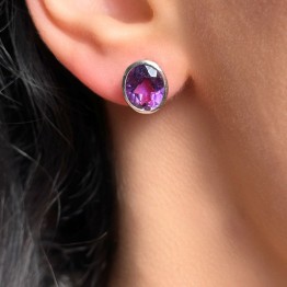 Earrings in Lobo with Oval Amethyst