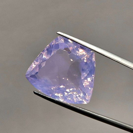 Gemstone quartz Lavender A trapeze ct. 24,13