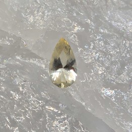 Pietra di Tanzanite Gialla (Fancy) a Goccia Ct. 0.66