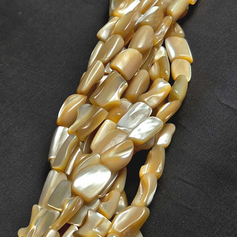 Strand Mother of Pearl Beige Fantasy Shape