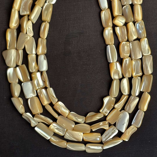 Strand Mother of Pearl Beige Fantasy Shape