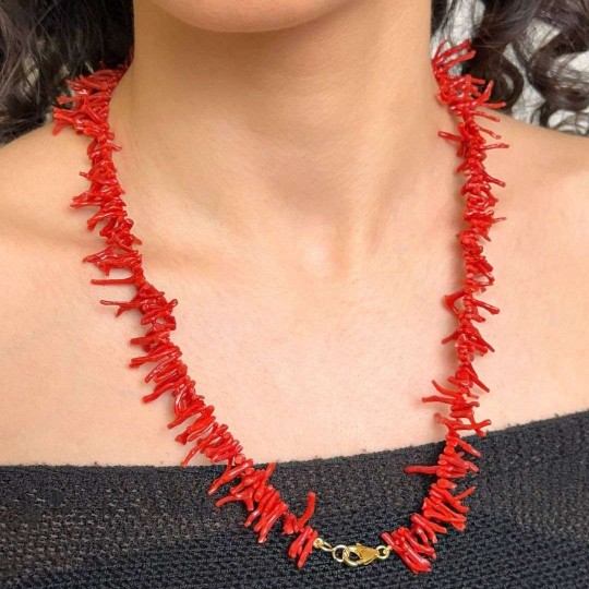 Collana di Corallo Rosso Intenso a Rametti Sottili ø 7/35 mm