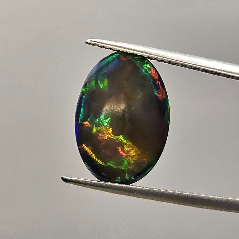 Pietra di Opale Etiope Nero Cabochon Ovale Ct. 5,46
