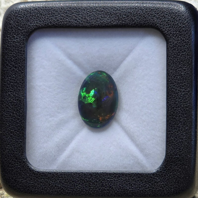 Pietra di Opale Etiope Nero Cabochon Ovale Ct. 5,46