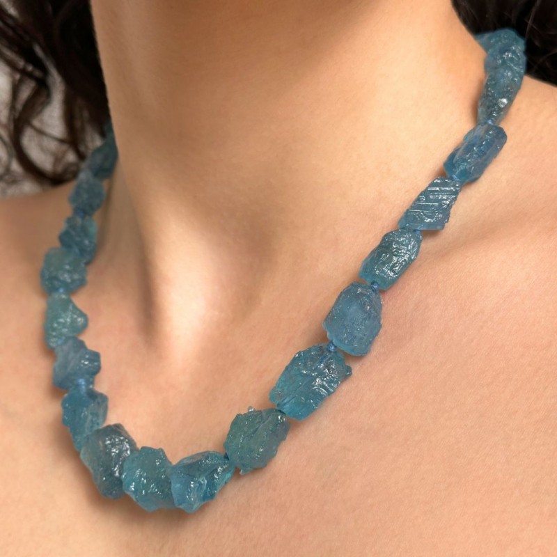 Collana di Acquamarina a Sasso Grezzo a Scalare ø 8,5/13 mm