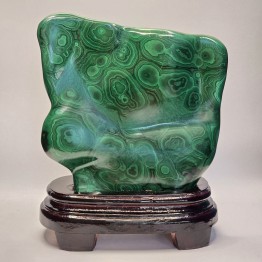 Stone of Malachite Semigrezza with Wood Base ø 16x15 cm