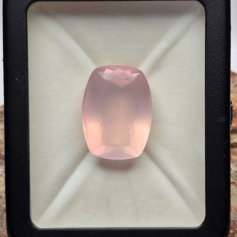 Pietra di Quarzo Rosa Cuscino Rettangolare 175,60 Ct.