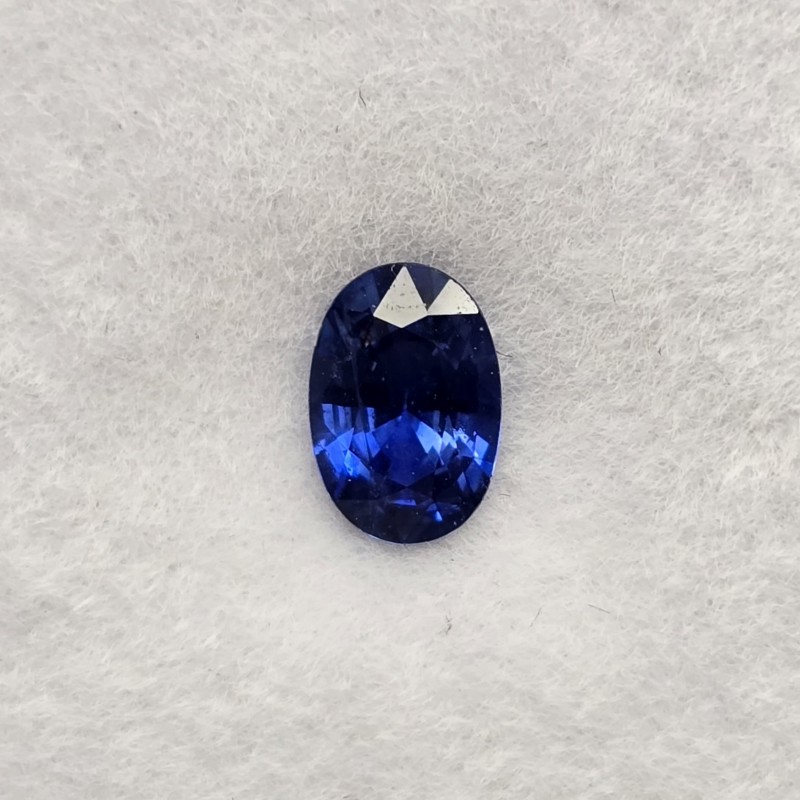 Natural oval blue sapphire ct. 0,62