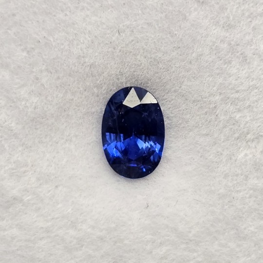 Natural oval blue sapphire ct. 0,62