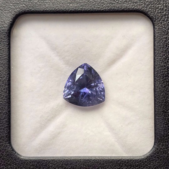 Pietra di Iolite Trilliant