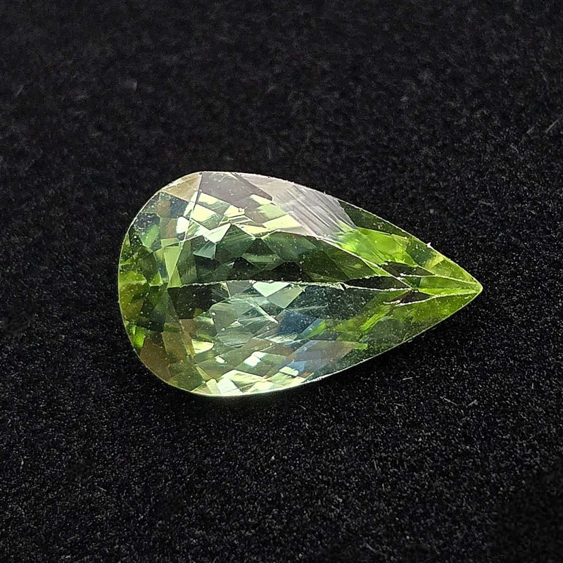 Green Tormalina Stone in Goccia 2,89 Ct.