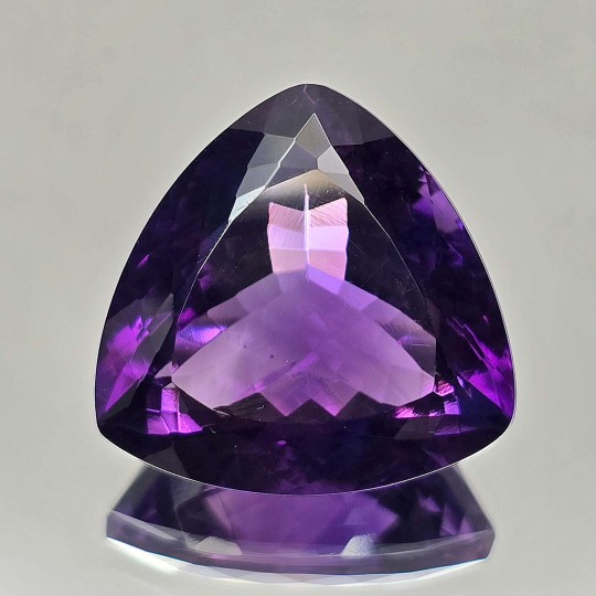 Stone of Amethyst Trilliant 39,93 Ct.