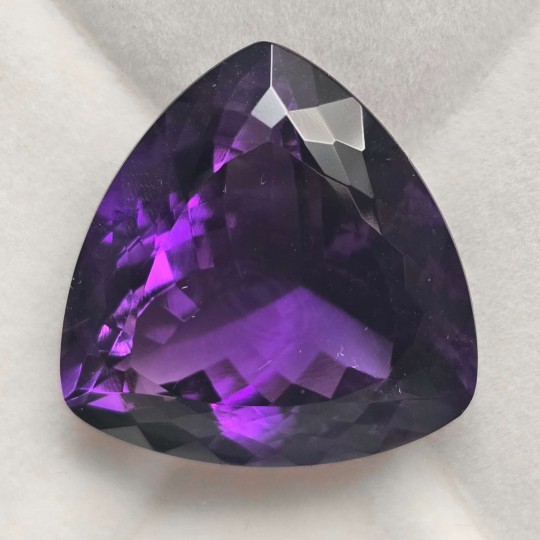 Stone of Amethyst Trilliant 39,93 Ct.