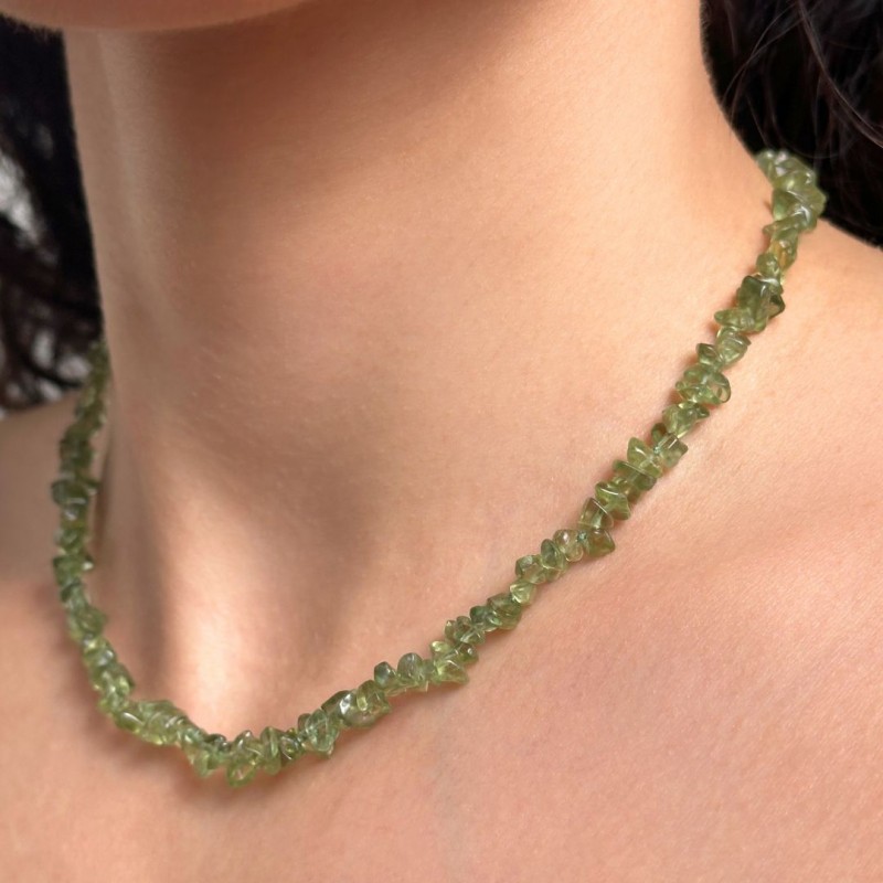 Choker Green Apatite Necklace in Chips