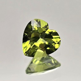 Stone of Peridot in Heart ø 7x7 mm