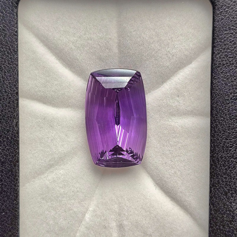 Stone of Amethyst Rectangular 32,42 Ct.