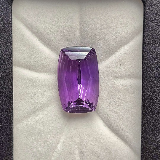 Stone of Amethyst Rectangular 32,42 Ct.