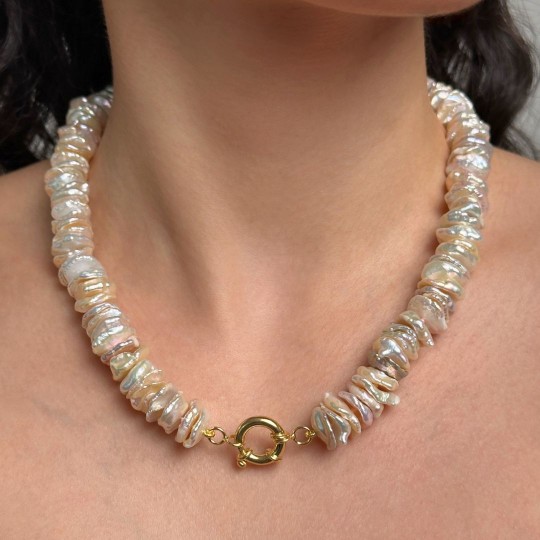 Multicolored pearl necklace