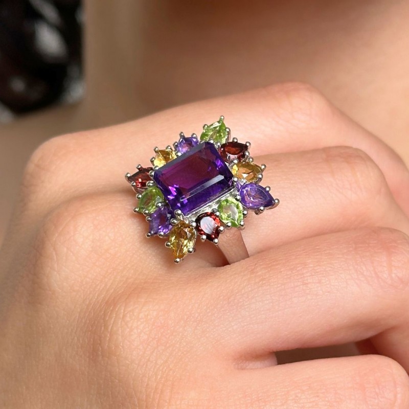 Anello di Ametista e Contorno di Multipietre