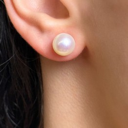 Lobo earrings with Round Pearls